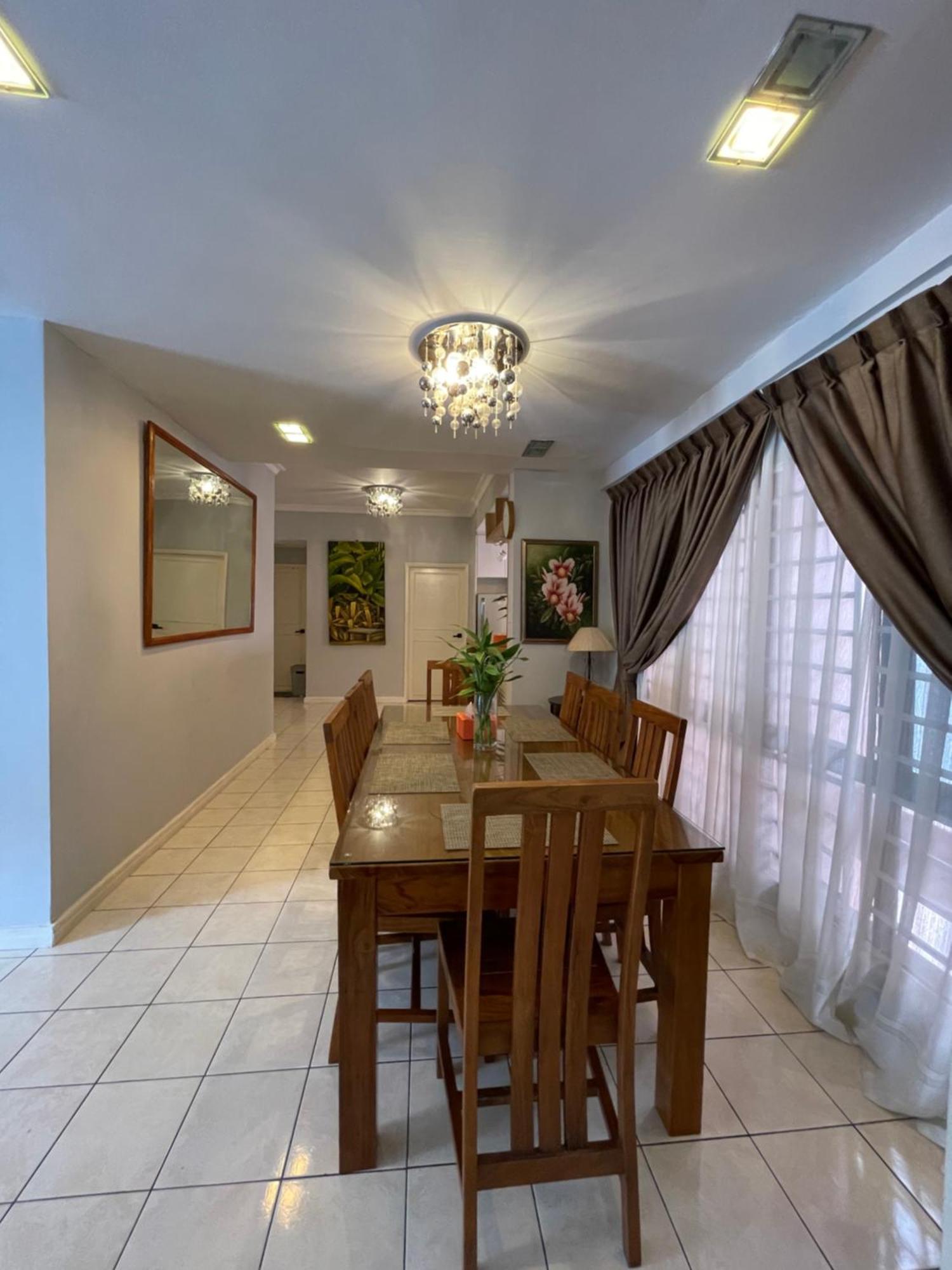 Petronella C1 Marina Court *